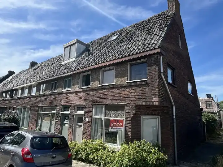 Corner house for sale: Ottergracht 22, Kralingseveer Rotterdam