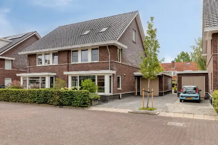 Hoekwoning te koop: Otto Snaafslaan 11, Reizende man Maarssen
