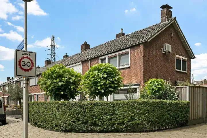 Corner house for sale: Otto van Taverenstraat 2, Tubantia-Toekomst Enschede
