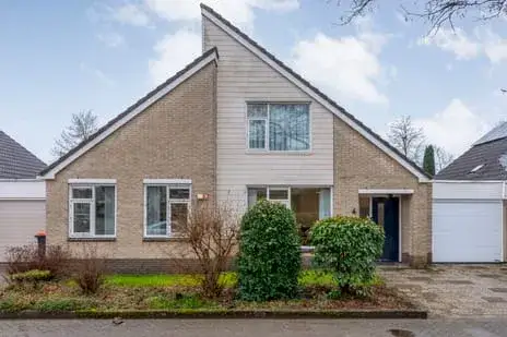 Terraced house for sale: Otto Smikstraat 6, Schellerbroek Zwolle