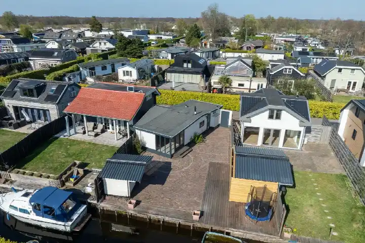 Detached house for sale: Oud-Loosdrechtsedijk 113CP3, Oud-Loosdrecht Loosdrecht