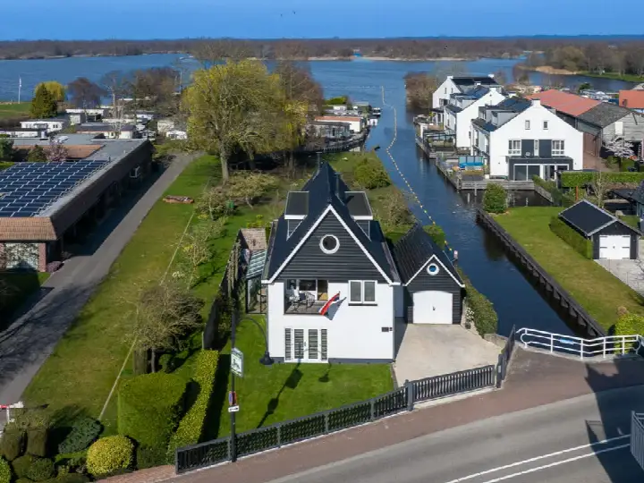 Vrijstaande woning te koop: Oud-Loosdrechtsedijk 218, Oud-Loosdrecht Loosdrecht