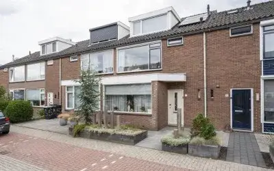 Terraced house for sale: Oudaenstraat 7, Schrijversbuurt Papendrecht