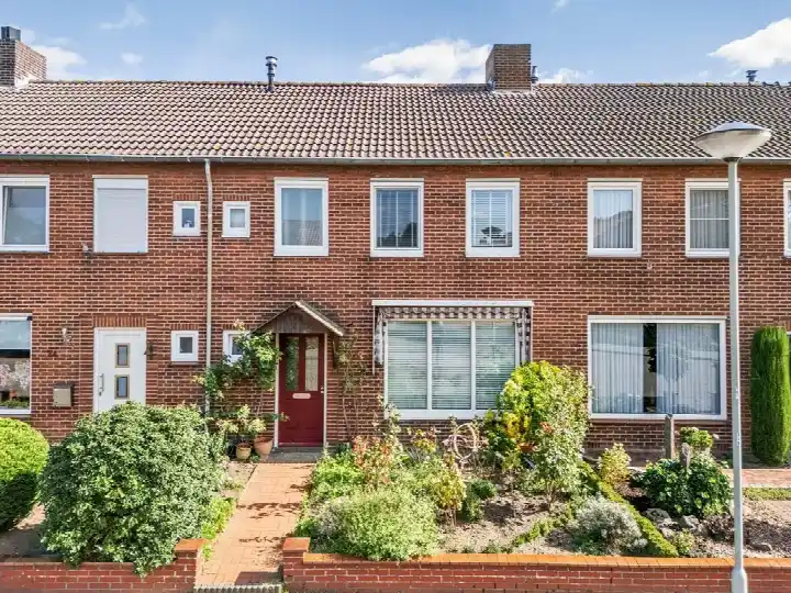 Terraced house for sale: Oude Baan 22, Reuver Reuver