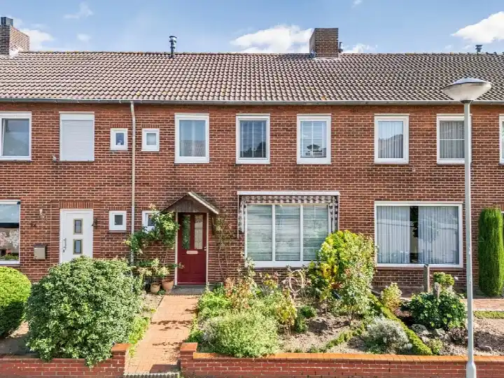 Terraced house for sale: Oude Baan 22, Reuver Reuver