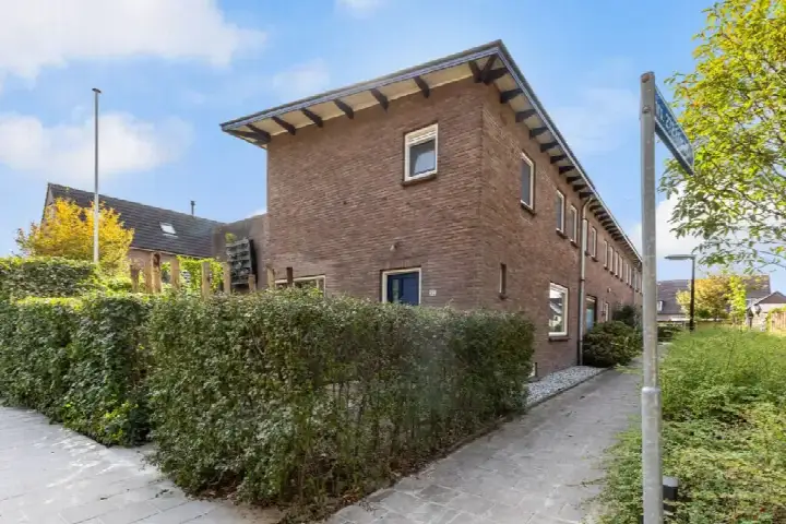 Corner house for sale: Oude Beekbergerweg 272, Componistenkwartier Apeldoorn