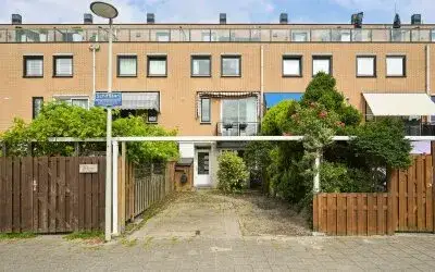 Terraced house for sale: Oude Haagweg 124E, Houtwijk 'S-Gravenhage