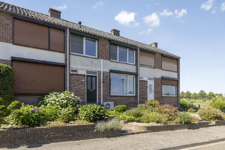 Tussenwoning te koop: Oude Heerweg 193, Velden-West Velden