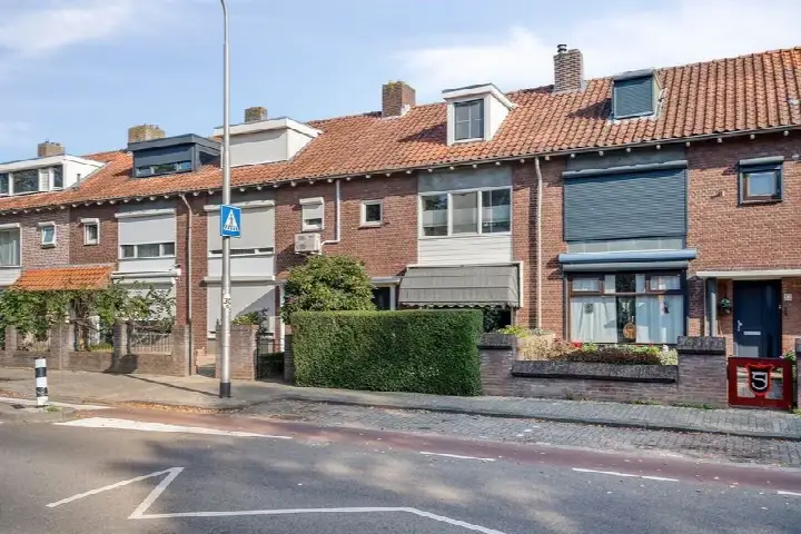 Hoekwoning te koop: Oude Hilvarenbeekseweg 32, Vogeltjesbuurt West Tilburg