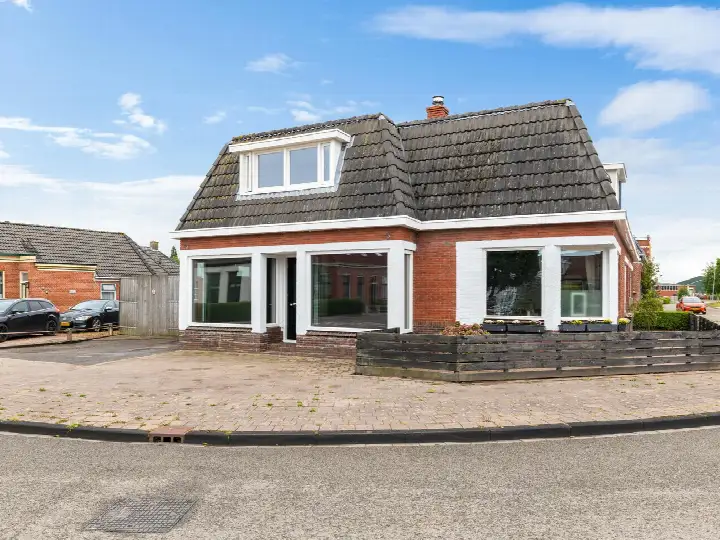 Vrijstaande woning te koop: Oude Horn 2, Leens Leens