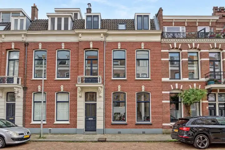 Tussenwoning te koop: Oude Kerkstraat 1B, Wittevrouwen Utrecht