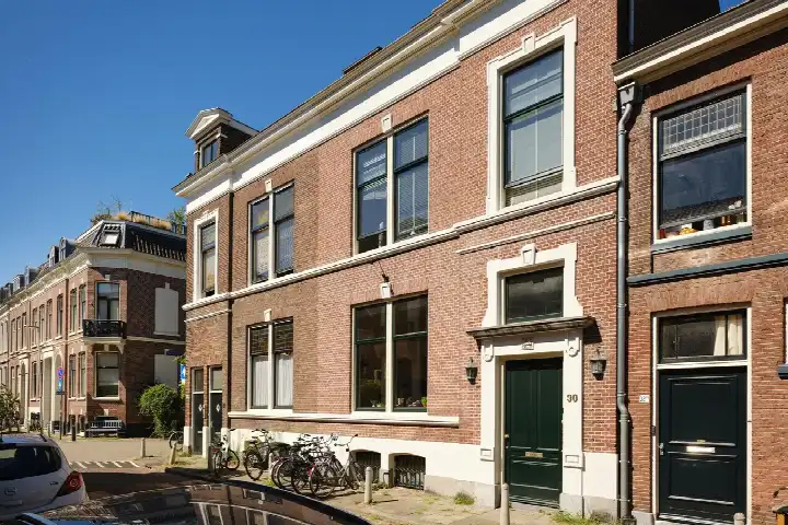 Tussenwoning te koop: Oude Kerkstraat 30, Wittevrouwen Utrecht