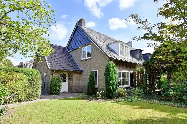 Twee-onder-één-kap te koop: Oude Kerkweg 31, Zevenend Laren