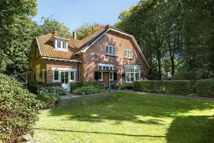 Vrijstaande woning te koop: Oude Naarderweg 14, Zwarte Berg Laren
