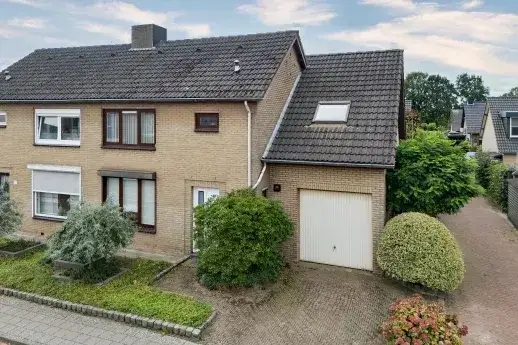 Twee-onder-één-kap te koop: Oude Pastoriestraat 49, Maasbree-centrum Maasbree