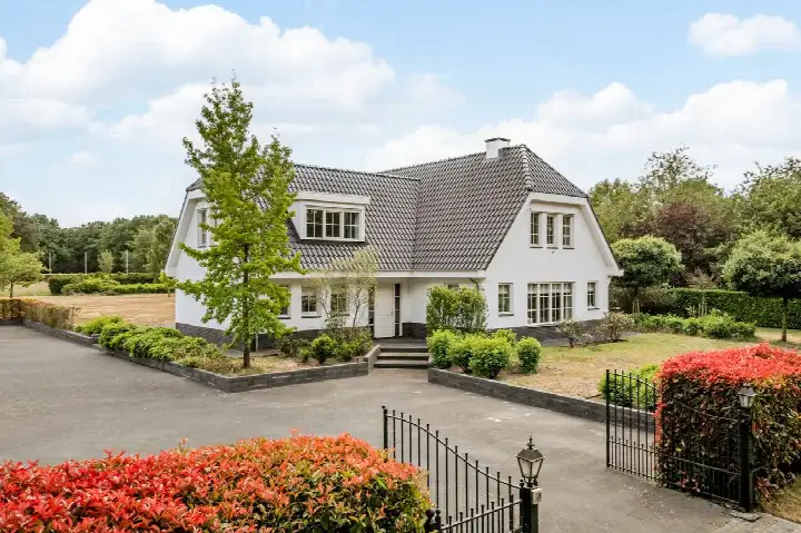 Vrijstaande woning te koop: Oude Rijsbergsebaan 77, Effen-Rith Breda