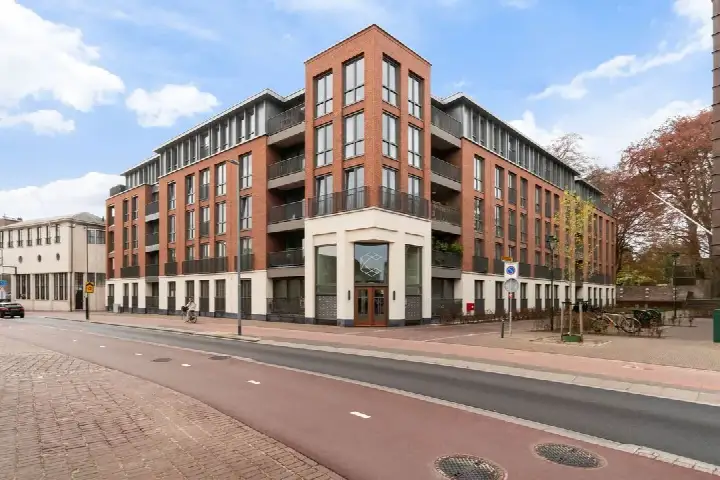 Appartement te koop: Oude Torenstraat 1C5, Centrum Hilversum