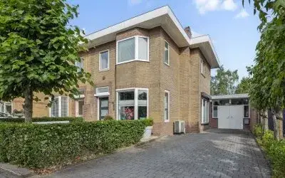 Terraced house for sale: Oude Vlijmenseweg 34, De Schutskamp 'S-Hertogenbosch