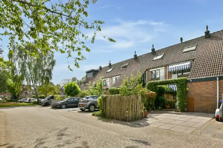 Tussenwoning te koop: Ouderhoek 61, Hoefijzer Loenen Aan De Vecht