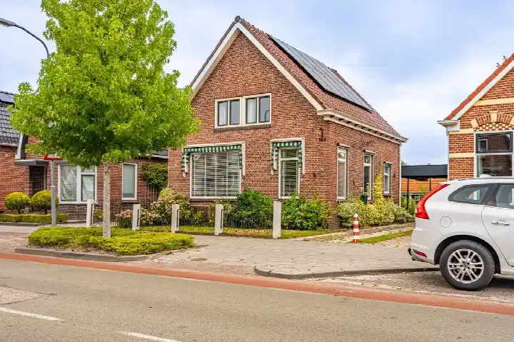 Detached house for sale: Oudewerfslaan 83, Zeeheldenbuurt Winschoten