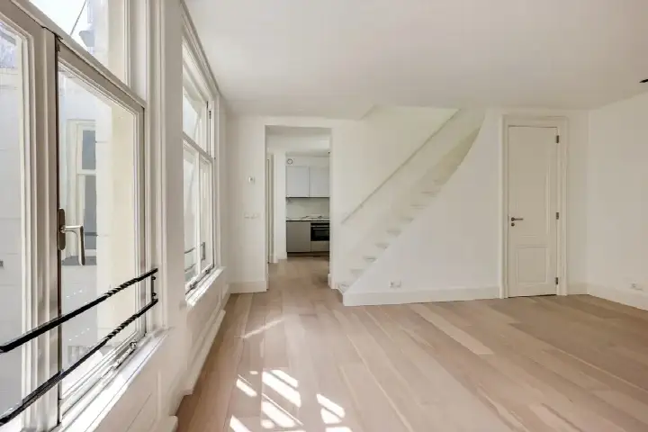 Appartement te huur: Oudezijds Achterburgwal 105E, Burgwallen-Oost Amsterdam