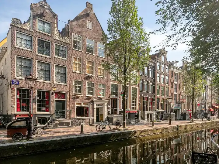 Appartement te koop: Oudezijds Achterburgwal 21D, Burgwallen-Oost Amsterdam