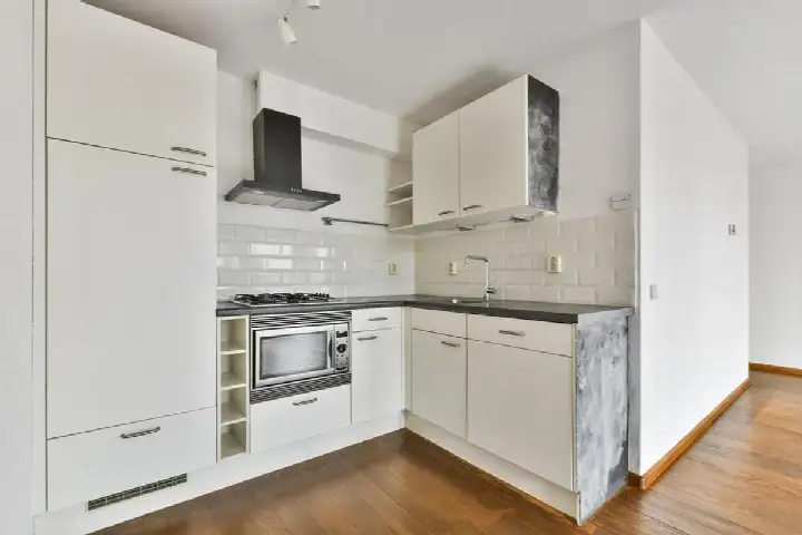 Appartement te huur: Oudezijds Voorburgwal 109H, Burgwallen-Oost Amsterdam