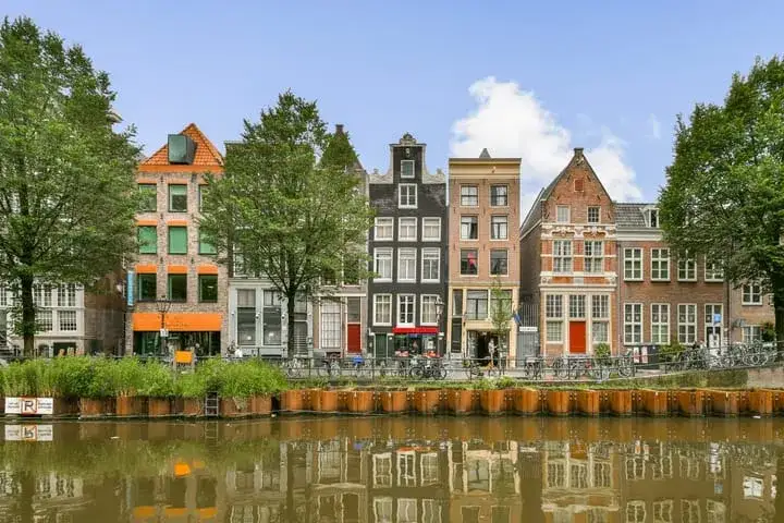 Apartment for sale: Oudezijds Voorburgwal 32F, Kop Zeedijk Amsterdam