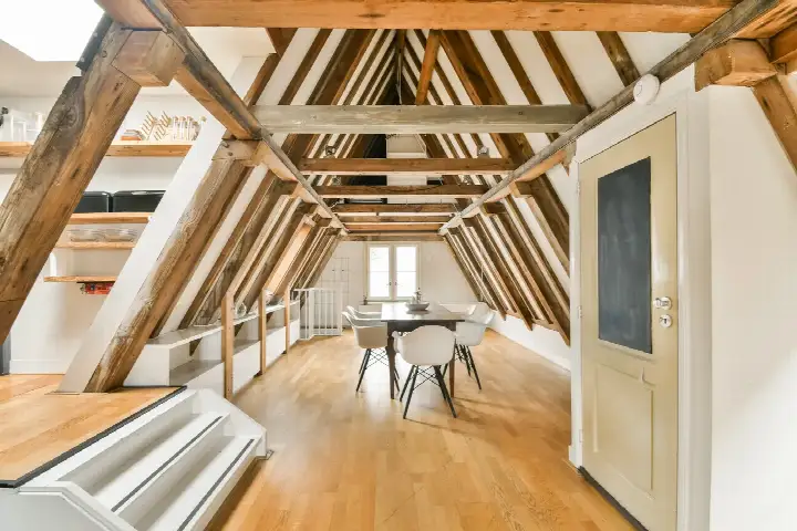 Appartement te koop: Oudezijds Voorburgwal 32F, Kop Zeedijk Amsterdam