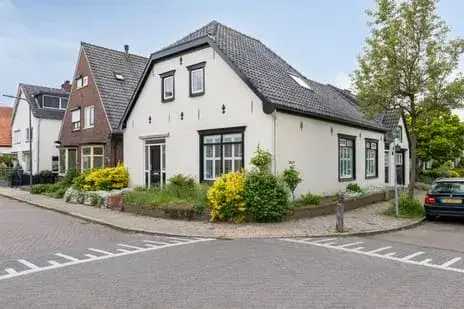 Vrijstaande woning te koop: Overhagenseweg 46, Velp-Zuid beneden spoorlijn Velp (Ge)