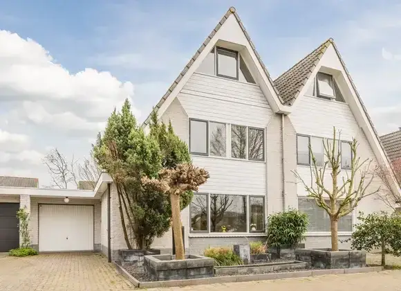 Tussenwoning te koop: Overkroetenlaan 168, Overkroeten Breda