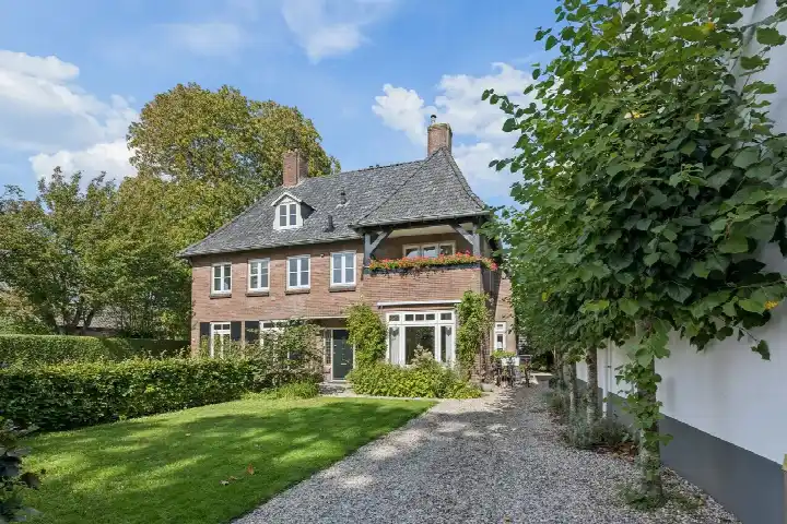 Detached house for sale: Overstraat 13, Amerongen-Dorp Amerongen