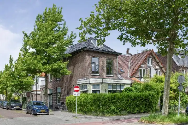Hoekwoning te koop: Overtonstraat 2A, Burgemeesterskwartier Haarlem