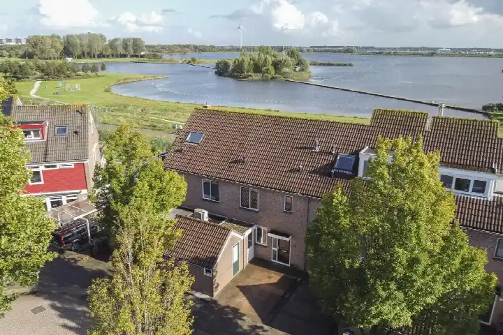 Tussenwoning te koop: Overweg 155, Ouderkerk aan de Amstel Ouderkerk Aan De Amstel