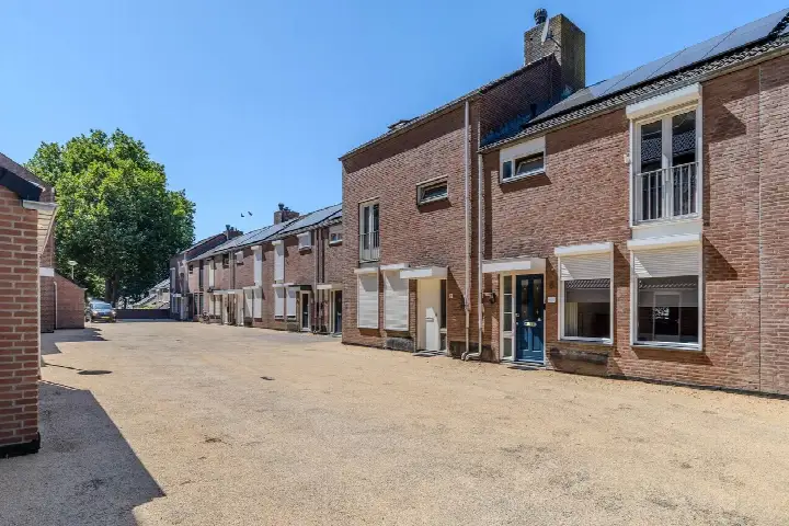 Tussenwoning te koop: Ovidiushof 6, Daalhof Maastricht