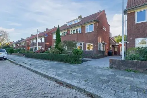 Tussenwoning te koop: P.C. Hooftstraat 39, Vossepark Leeuwarden