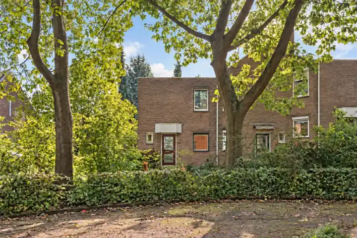 Corner house for sale: P. Petersstraat 56, Welten-Dorp Heerlen