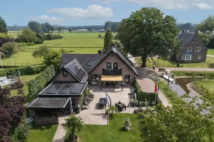 Twee-onder-één-kap te koop: Paasdijk 1, Losser-Oost Losser