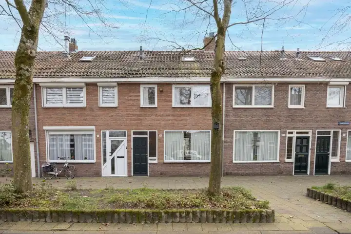 Tussenwoning te koop: Paduaplein 16, Padua Tilburg