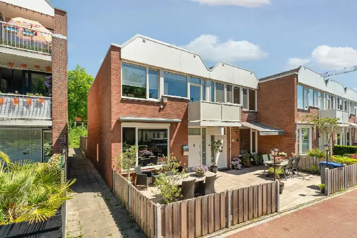 Hoekwoning te koop: Paganinistraat 104, Nieuw Waldeck 'S-Gravenhage