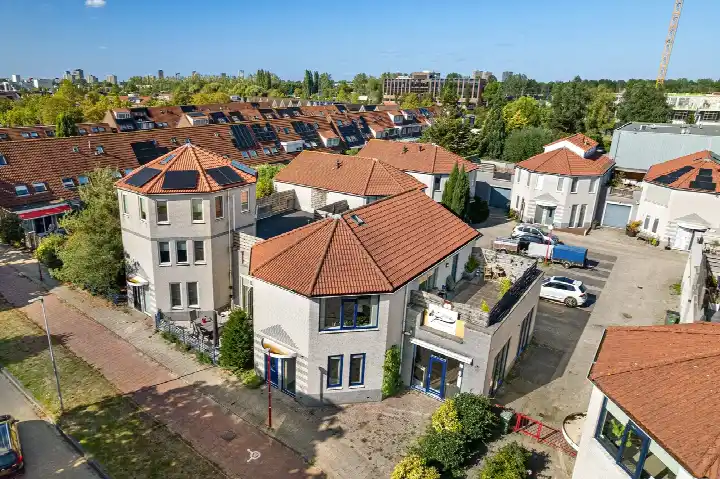 Corner house for sale: Paletsingel 106, Kantorenstrook Rokkeveen-Oost Zoetermeer