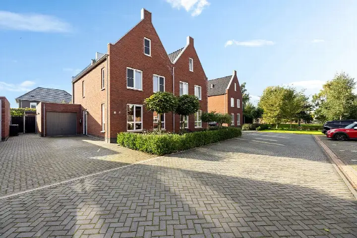 Semi-detached for sale: Palfrenier 9, Skoatterwald Heerenveen