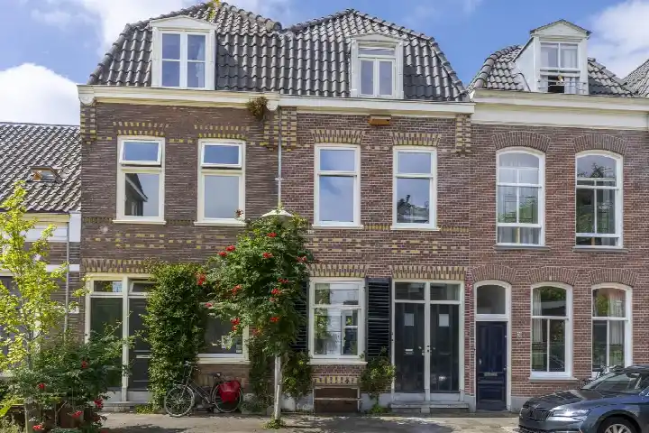 Tussenwoning te koop: Pallaesstraat 18, Buiten Wittevrouwen Utrecht