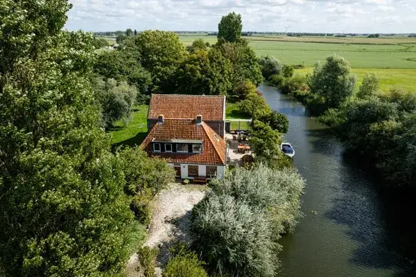 Vrijstaande woning te koop: Papiermolenstreek 1, Idsegahuizum Makkum