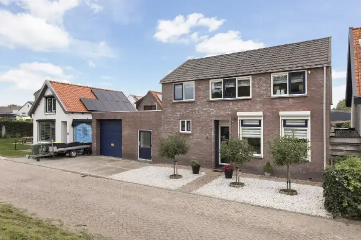 Semi-detached for sale: Parallelweg 4, Klaaswaal Woonkern Klaaswaal