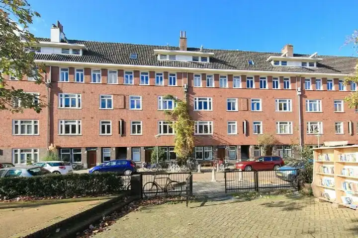 Appartement te koop: Paramariboplein 51-3, Paramariboplein e.o. Amsterdam