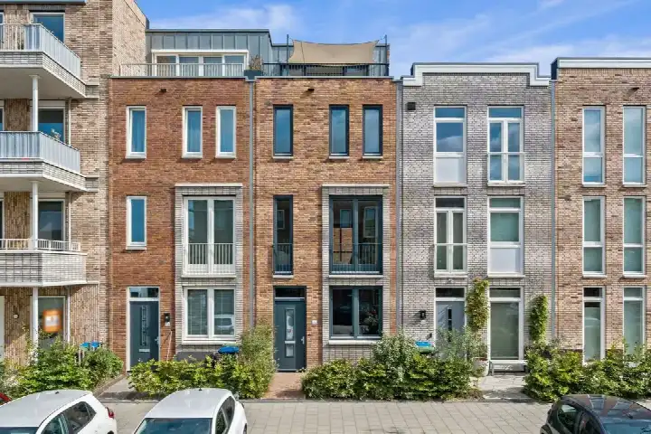 Tussenwoning te koop: Parelmoervlinderlaan 130, Haantje Rijswijk