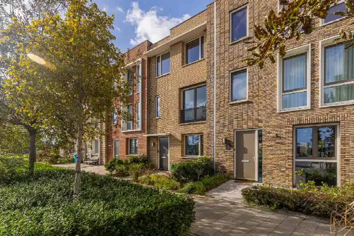 Tussenwoning te koop: Parelmoervlinderlaan 7, Haantje Rijswijk (Zh)