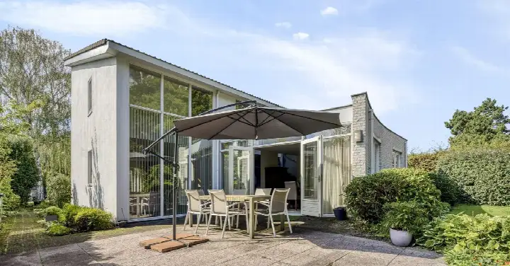Detached house for sale: park leeuwensteijn 42, Kleurenbuurt Voorburg