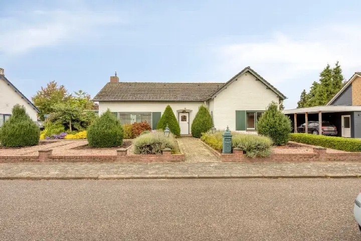 Detached house for sale: Parklaan 11, Kern Roggel Roggel